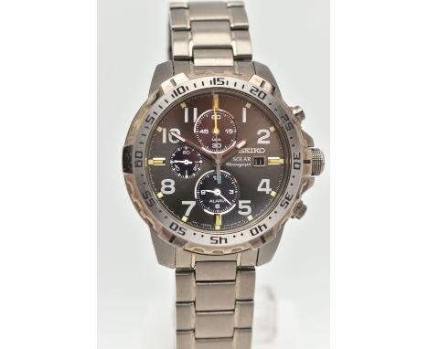 A 'SEIKO' SOLAR WRISTWATCH, solar movement, round dial signed 'Seiko' solar chronograph, Arabic numerals, date aperture windo
