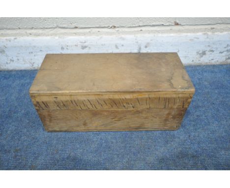 A FITCHETT AND WOOLLACOTT WOOD SAMPLE BOX, containing sixty samples, box length 40cm x depth 18cm x height 17cm, each sample 