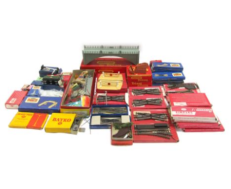 Hornby Dublo and Tri-ang Railways track and accessories, Hornby Simplex operator points, OO and HO gauge platform track, engi