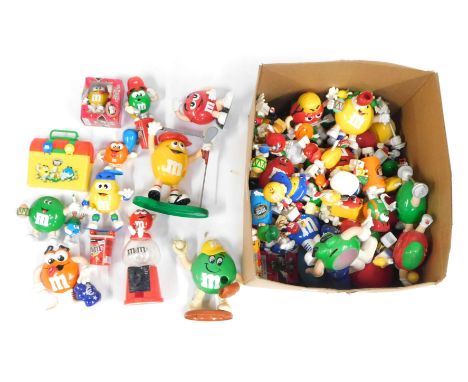 M &amp; M accessories, travel trunk, sweet dispenser, models, etc. (1 box)