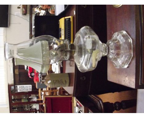 Glass oil lamp