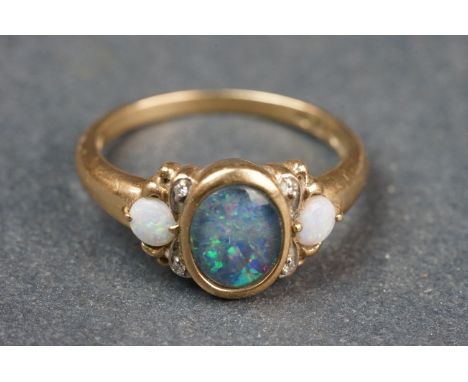 A fully hallmarked 9ct gold &amp; opal dress ring. 