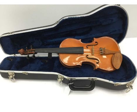 Modern student full size viola - The Stentor student viola, fitted hard case, excellent condition