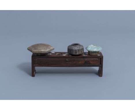 Full title: A Chinese hongmu wooden mother-of-pearl inlaid damper stand and three dampers, ca. 1900Description: H 7,1 - L 22,