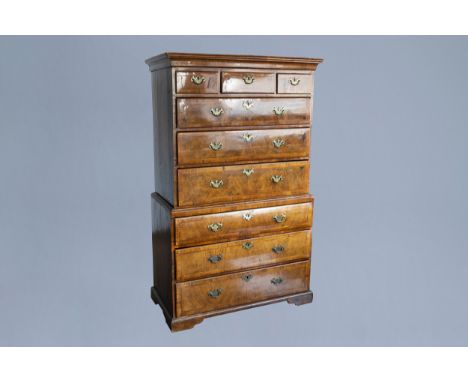 Full title: A George I walnut featherbanded chest-on-chest or tallboy, first half of the 18th C.Description: H 167,4 - L 115,