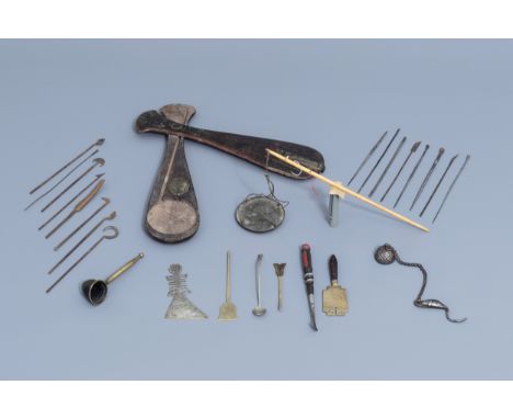 Full title: A large and varied collection of opium tools, China, 19th/20th C.Description: Various dimensions. Ê  Ê A.o.: opiu