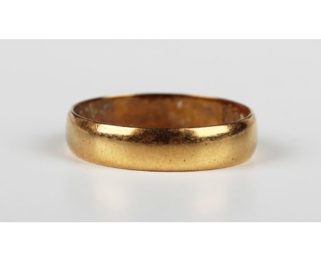 An Edwardian 22ct gold wedding ring, Birmingham 1902, weight 2.6g, ring size approx M.Buyer’s Premium 29.4% (including VAT @ 