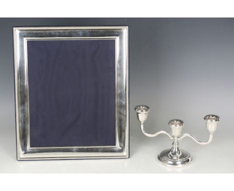 An Elizabeth II silver mounted rectangular photograph frame with beaded rim, Sheffield 1996 by Carrs of Sheffield Ltd, height
