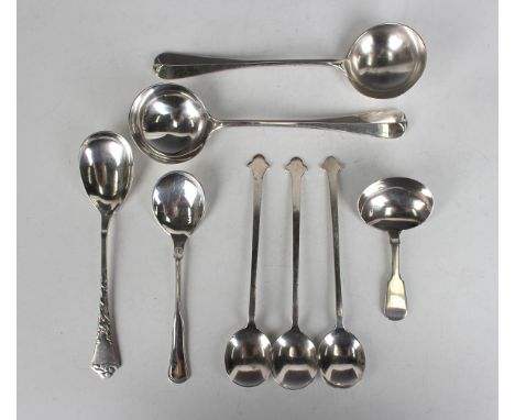 A George III Irish silver Fiddle pattern caddy spoon with oval bowl, Dublin 1804 by J. Brady, length 9.5cm, a matched set of 