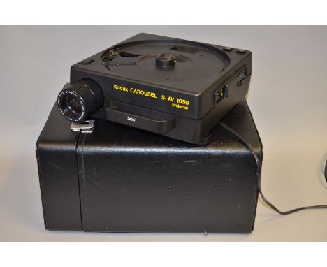 Kodak Carousel S-AV 1050 Slide Projector (240V), 24V, 250W halogen lamp, Isco-Optic f/3.5 70-120mm Vario-Projar zoom lens, bo