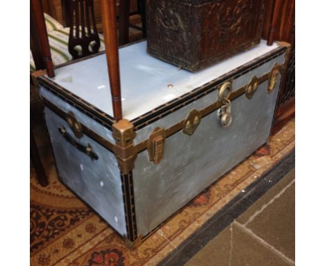 TRUNK. W92CM