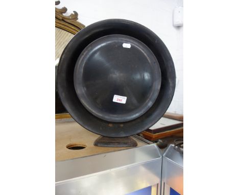 A VINTAGE BAKELITE SPEAKER