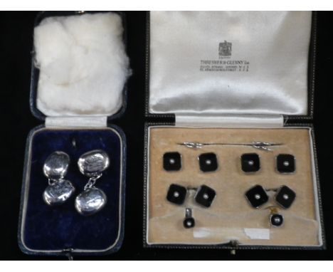 A COLLECTION OF GENTLEMEN'S DRESS STUDS and cufflinks