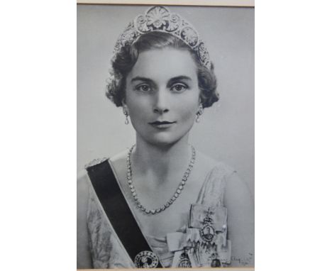 A SIGNED BLACK AND WHITE PORTRAIT PHOTOGRAPH OF PRINCESS ALICE, "Alice Sydney Aug 22nd 1945"