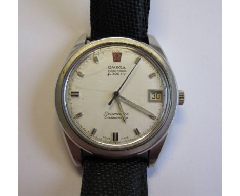 A Gentleman's Omega Electronic F300Hz Seamaster Chronometer Wristwatch the textured dial with hourly baton markers, sweep sec