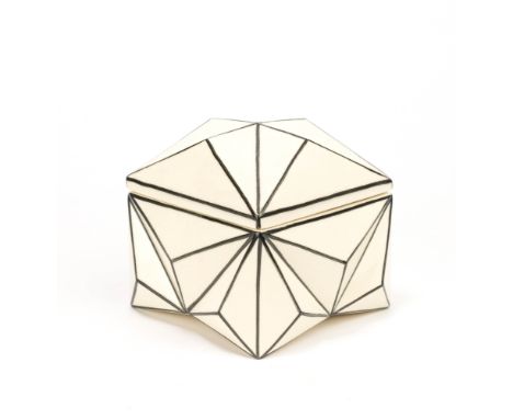Pavel Janák (Prag 1882 - 1956)Kubistische Dose, Keramik, Maße mit Deckel 10 cm x 11 cm x 11 cm, nach Pavel Janak 1911 Edition