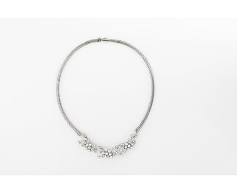 Schlangencollier mit Brillantbesatz, 585 Weißgold, punziert, mit Brillanten, gesamt ca. 3,10 ct, J-K, überwiegend vs, Länge 3