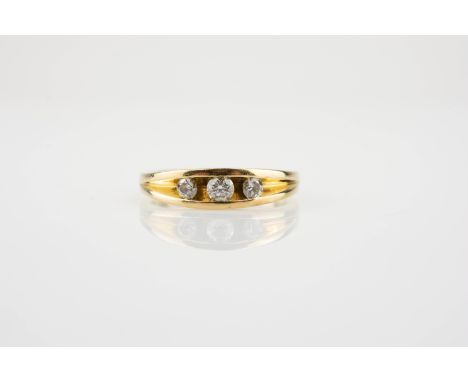 Trilogie-Ring, 585 Gelbgold, punziert, mit 3 Brillanten, gesamt ca. 0,55 ct, L-M, si, Ringdurchmesser 21,5 mm, Gewicht ca. 8,