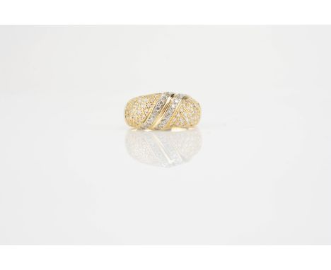 Damenring mit Brillantbesatz, 585 Gelbgold, punziert, mit 76 Brillanten, gesamt ca. 0,7 ct, H-I, si, Ringdurchmesser 19 mm, G