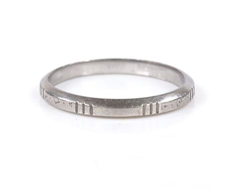 A platinum wedding band ring, band width 2mm, size K, 2.2g 