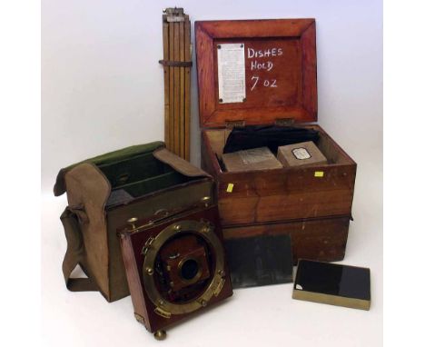 Thornton Pickard camera with accessories with glass slides. Condition report: see terms and conditions