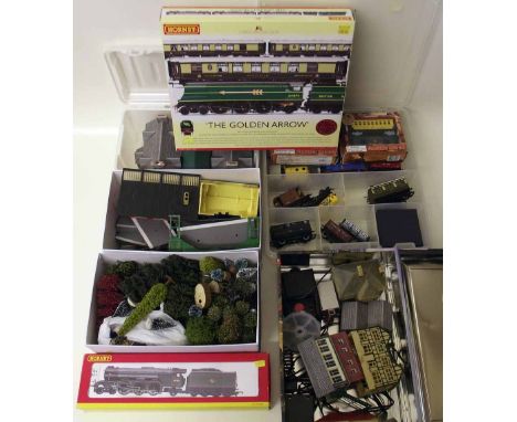 Collection of various Hornby Double O including Golden Arrow boxed. Condition report: see terms and conditions