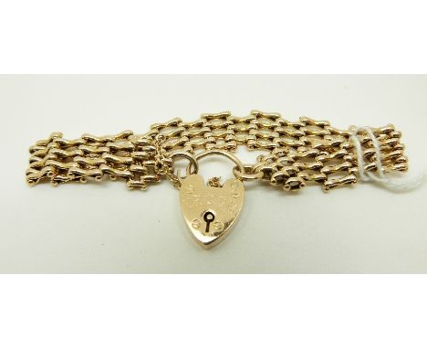 A 9ct gold gate bracelet with heart padlock clasp, 20g 