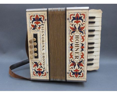 Hohner Signorina Grossi 8 bass piano accordion, smaller sized piano keys, 2 octaves, painted wood finish in red, white and bl