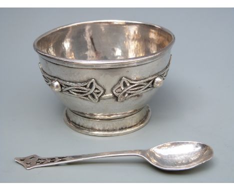 Sybil Dunlop Arts and Crafts hallmarked silver sugar bowl and spoon with hammered finish, bowl Birmingham 1905, spoon 1907, d