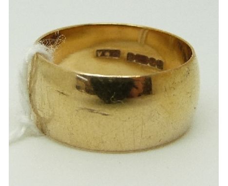 A 9ct gold ring/ wedding band, size R, 8.7g 