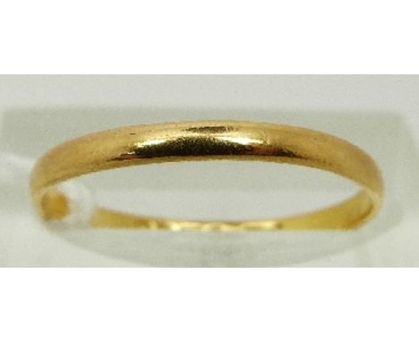 A 22ct gold ring/ wedding band, Birmingham 1934, size I, 1.6g 