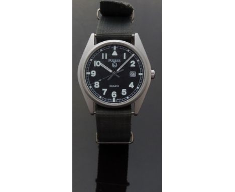 Pulsar G10 gentleman's military issue wristwatch ref. 7N32-0BC0 with date aperture, luminous hands and Arabic numerals, black