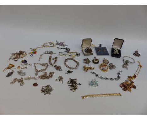 A collection of silver jewellery to include pendants, chains, agate brooch, Chinese jadeite pendant, earrings and pendants, b