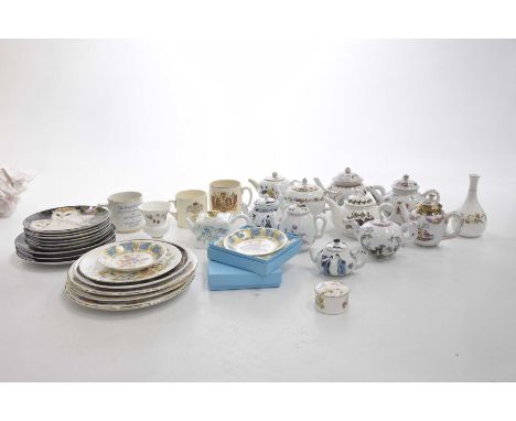 A collection of 10 assorted ceramic teapots, late 20th/early 21st CenturyTo include examples by Victoria and Albert Museum 'C