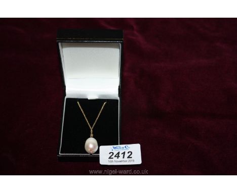 A baroque pearl Necklace.
