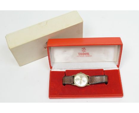 Tudor Rolex 9ct gold cased gent's wristwatch, circa late 1960s, champagne coloured 28mm diameter dial, signed and with baton 