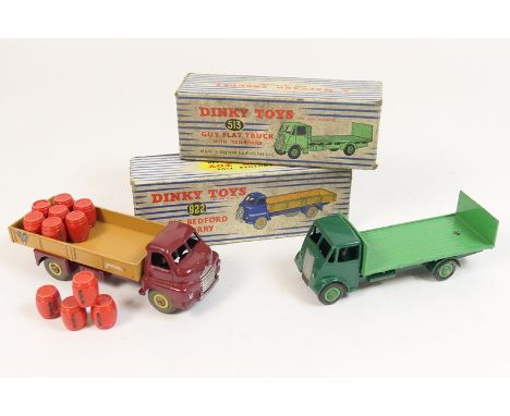 Dinky Guy flat truck with tail board (513), finished in two tone green, boxed; also a Dinky Big Bedford lorry (922), finished