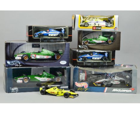 A QUANTITY OF BOXED AND UNBOXED FORMULA 1 RACING CAR MODELS, mixture of 1/18 and 1/24 scale models, Mattel Hot Wheels, Onyx a