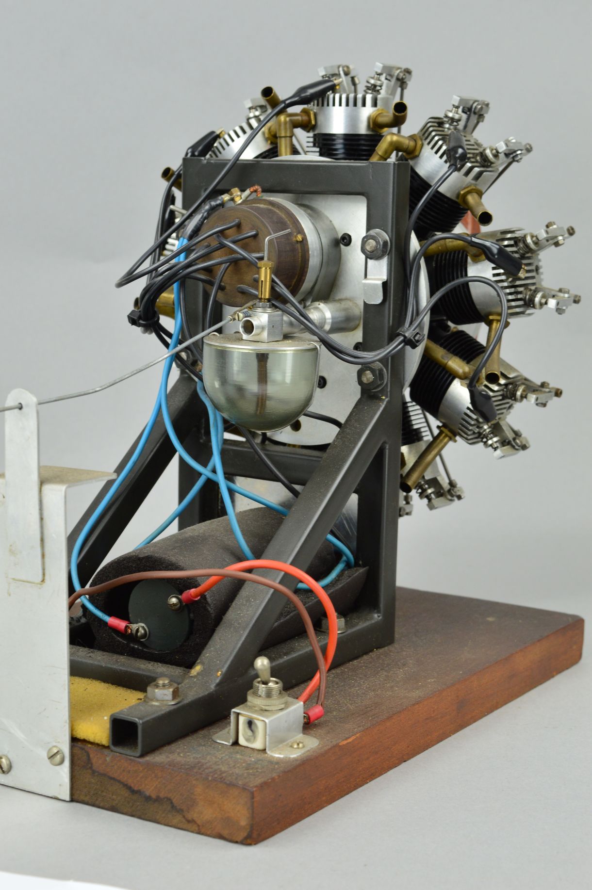 A HANDBUILT 9 CYLINDER RADIAL MODEL AEROPLANE ENGINE, built by Gordon ...