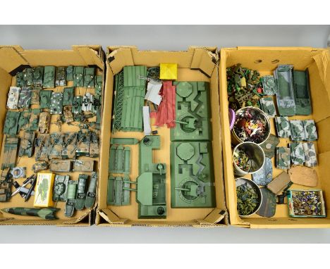 A QUANTITY OF UNBOXED AND ASSORTED AIRFIX OO AND HO SCALE MILITARY ITEMS, to include 2 x Gun Emplacement, Coastal Defence For