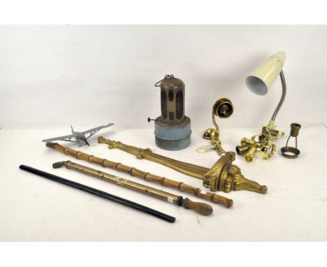 Assorted wares, including a gilt resin wall bracket, Raydrot lantern, desk mounting lamp and more