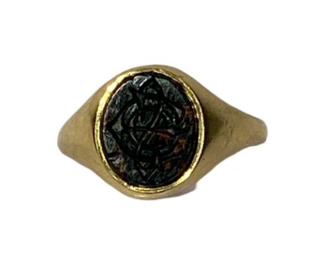 18ct gold gents signet ring (unmarked but tested) Set with a bloodstone and intaglio. Approximate weight 3.32g Size K  Condit