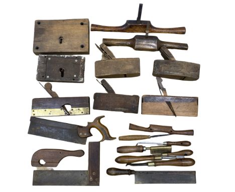 ***TO BE ARRANGED WITH VENDOR***Box of assorted antique and vintage wooden hand tools.&nbsp;
Mostly for leather working and g