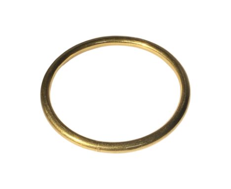  18ct gold French stamped with the eagles head slave bangle. Weight approximately 24g. Aperture is approximately 6cm x 5cm, h