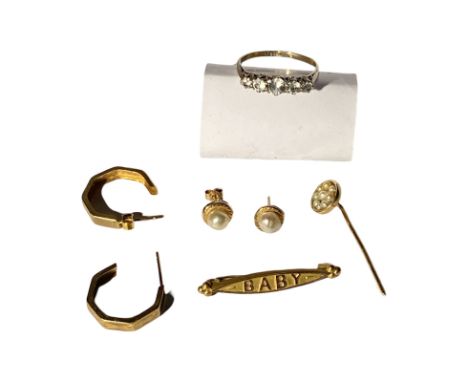A selection of 9ct gold items to inc. 9ct gold/silver white spinel ring. Size P. 9ct gold half hoop earrings. 9ct baby brooch