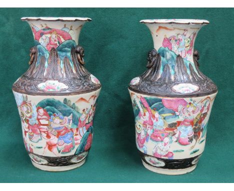 PAIR OF HANDPAINTED ORIENTAL STYLE CERAMIC VASES, DECORATED IN THE FAMILLE ROSE-VERDE MANNER AND WITH BATTLE SCENES THROUGHOU