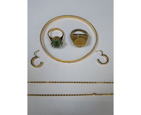 INDIAN STYLE GOLD COLOURED BANGLE, NECKLACE AND EARRINGS PLUS TWO GOLD COLOURED DRESS RINGS  