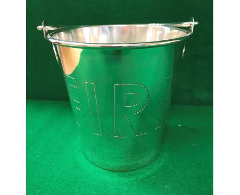 An Asprey's silver "Fire" ice bucket of typical form (by Asprey of London, 2002), 34.04 oz CONDITION REPORTS With the excepti