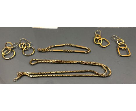 A 9 carat gold bar link bracelet and a 9 carat gold box link necklace, 17.7 g, together with two pairs of circular and square