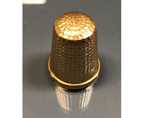 A 15 carat gold thimble (Chester 1918), 4.3 g